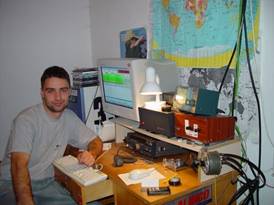 Az alkotó